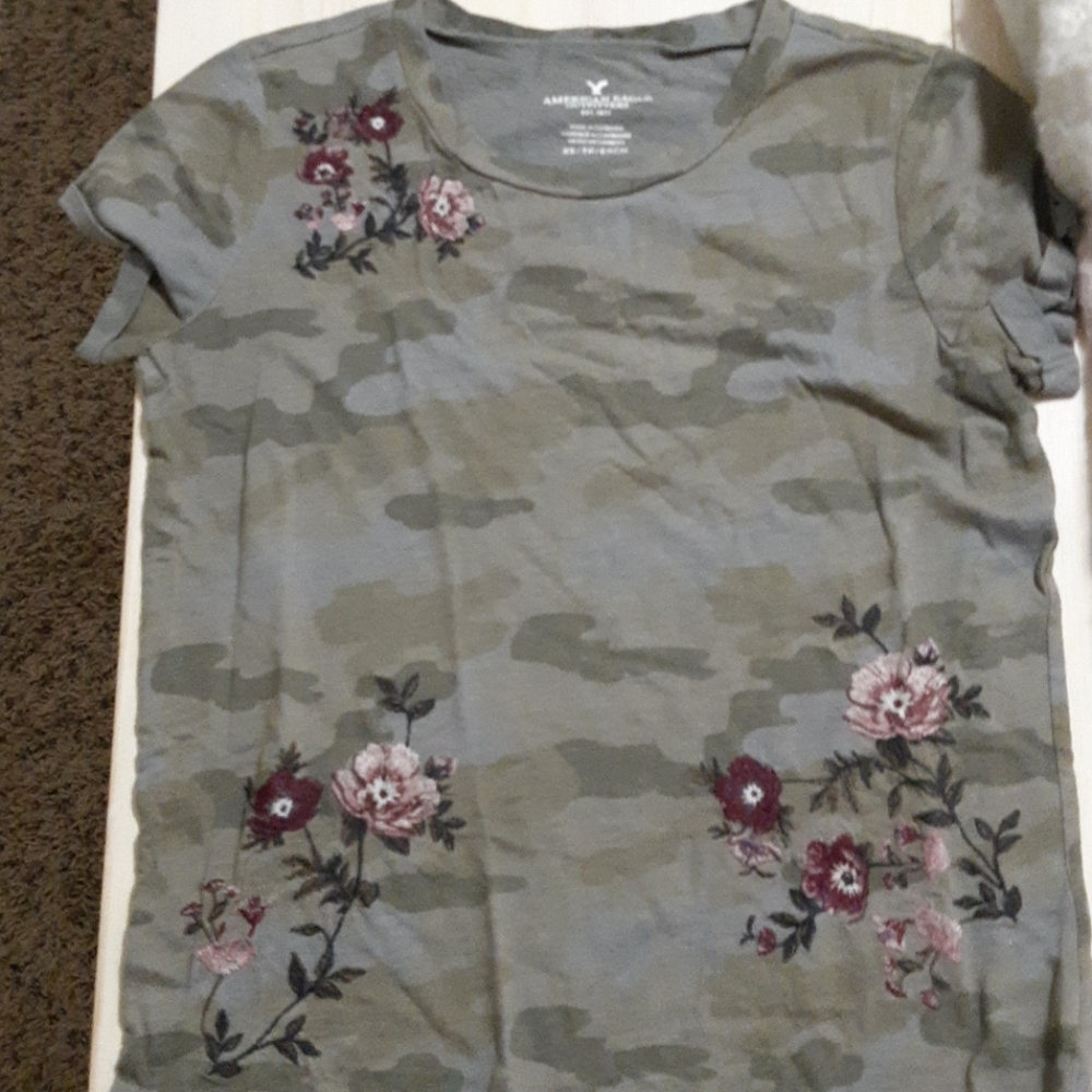 Camo with embroidered flowers t-shirt